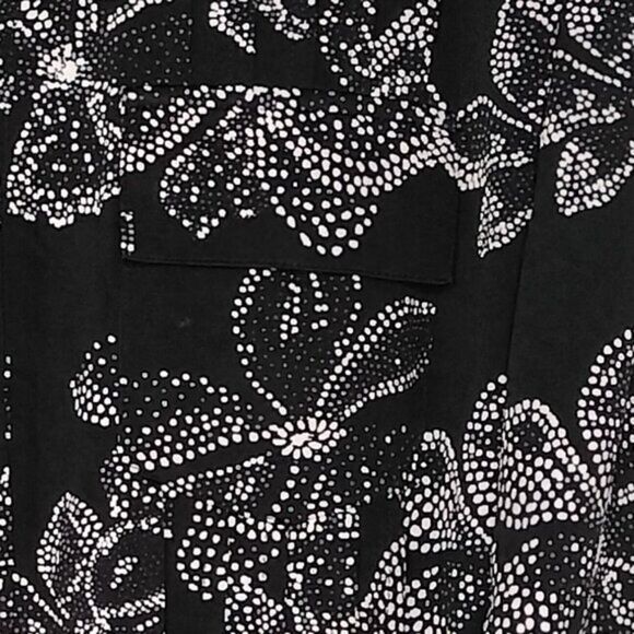 NWT Cocomo Plus Size 2X Black & White Floral Print Pintuck 3/4 Sleeve Top - Picture 4 of 7